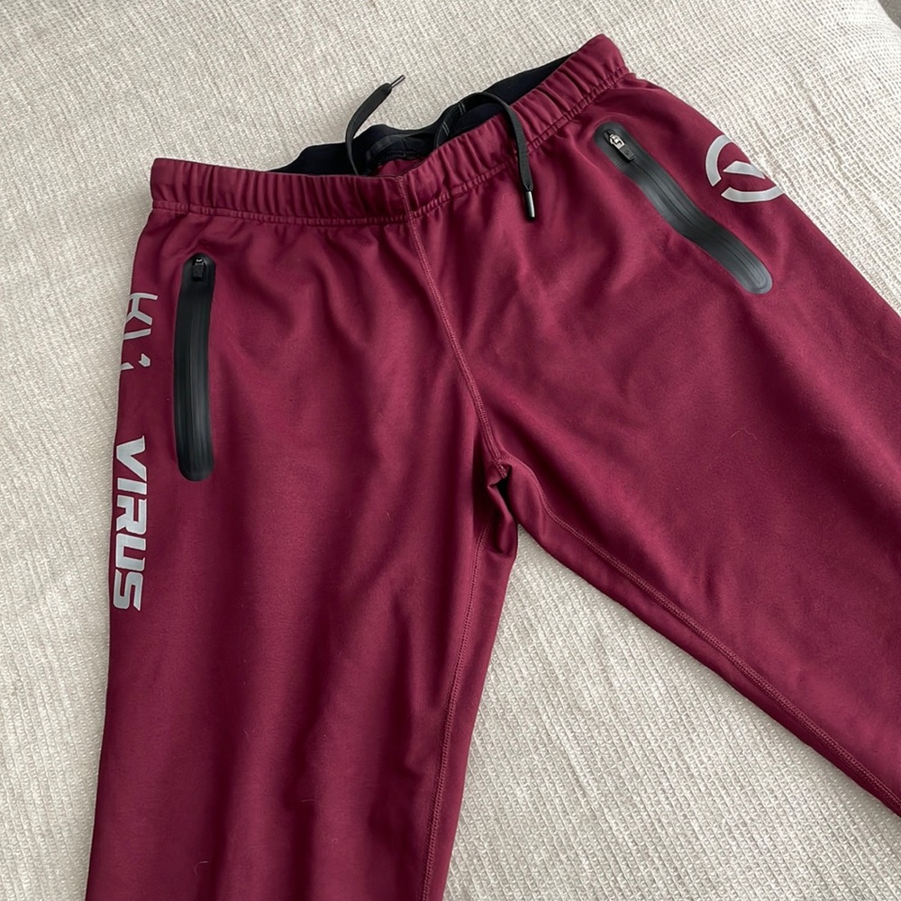 Virus KL1 Active Recovery Pant in Men’s Medium Maroon Silver